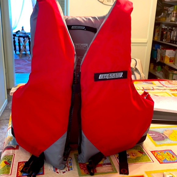 Life Vests Flotation Devices Boat Water Skiing Fishing Water Sports - Picture 3 of 15